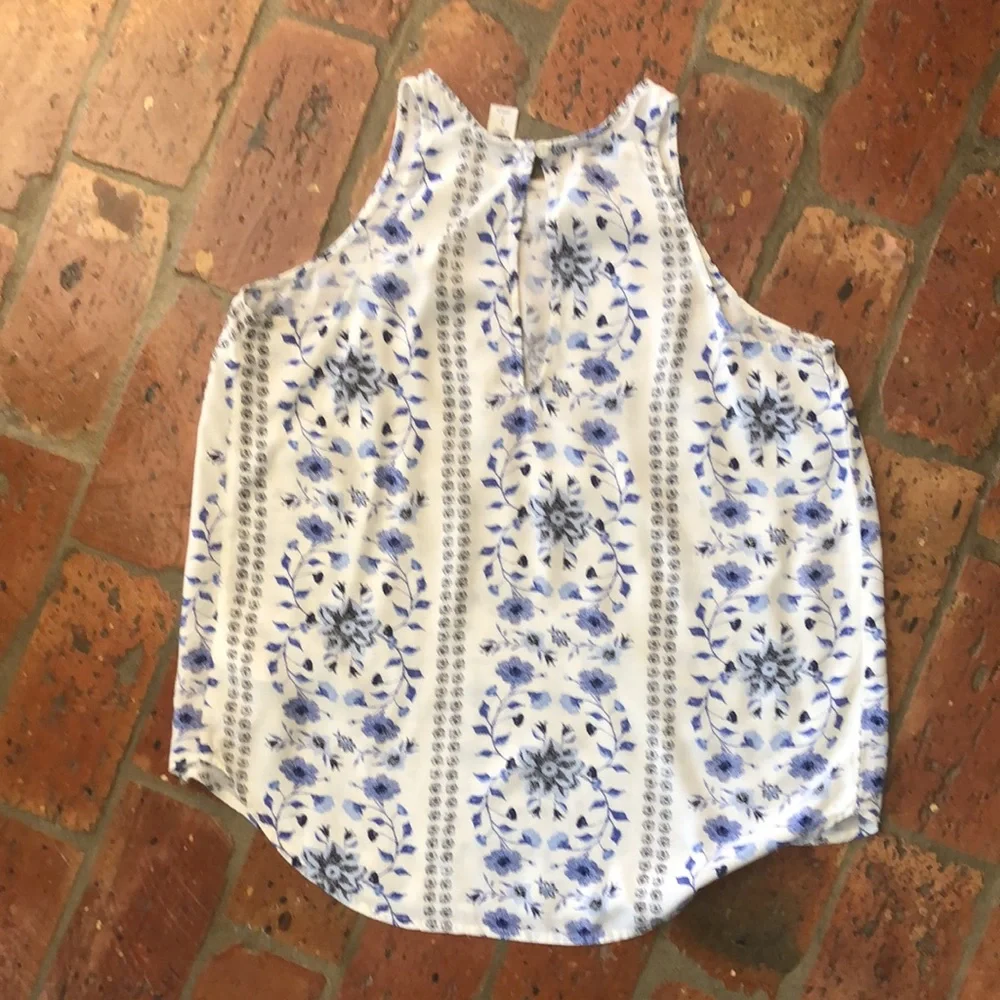 Old Navy shirt - Picture 7 of 8